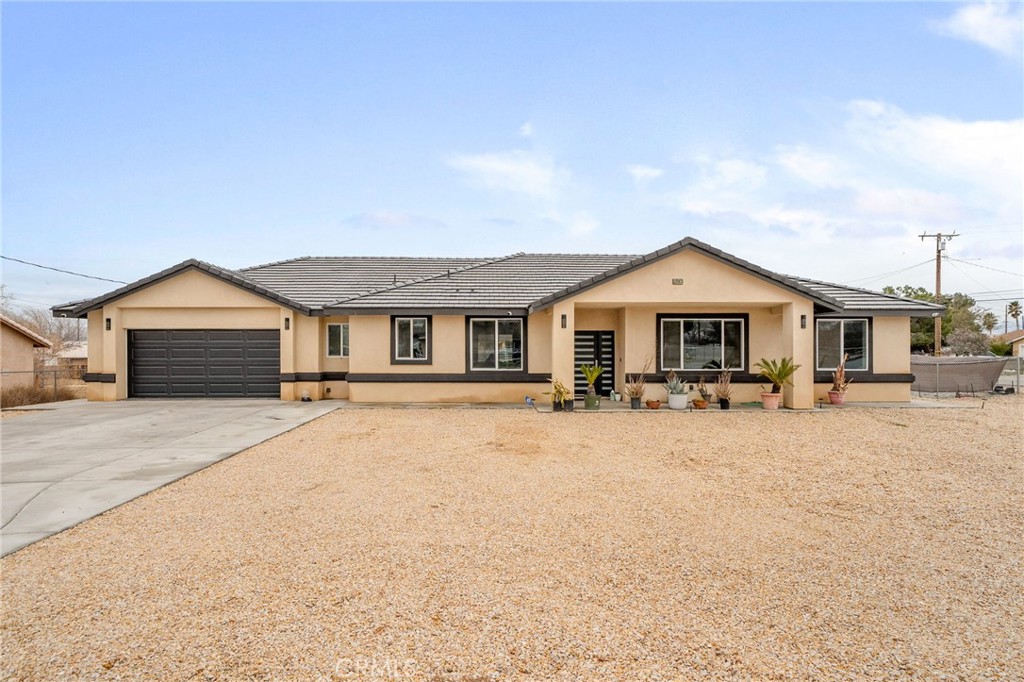 10983 Redwood Avenue Property Photo 2