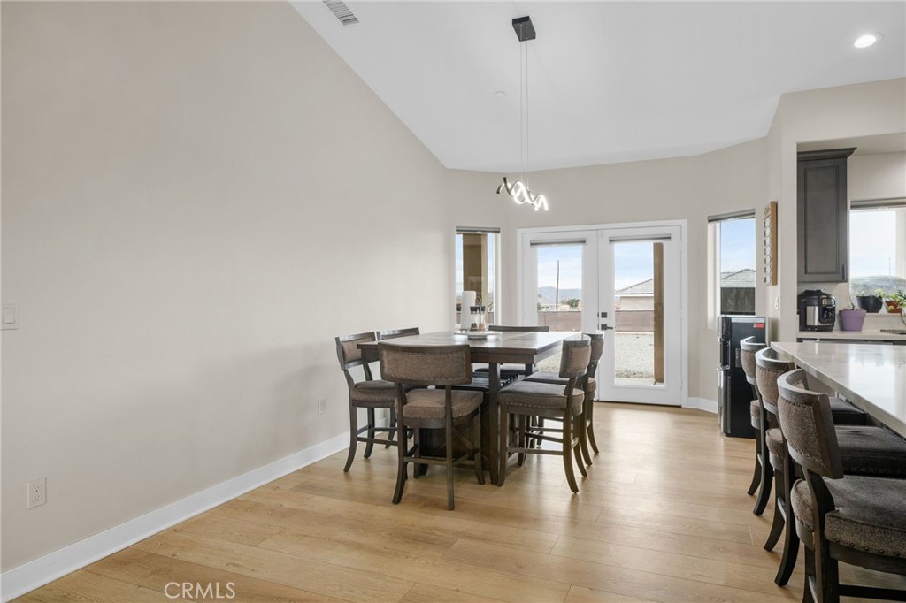 10983 Redwood Avenue Property Photo 10