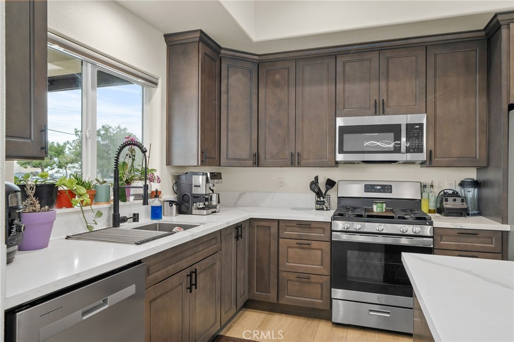 10983 Redwood Avenue Property Photo 12