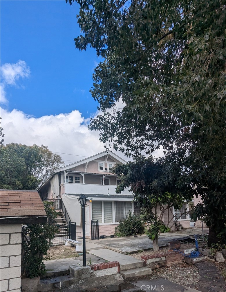 424 W 7th Street Property Photo 8