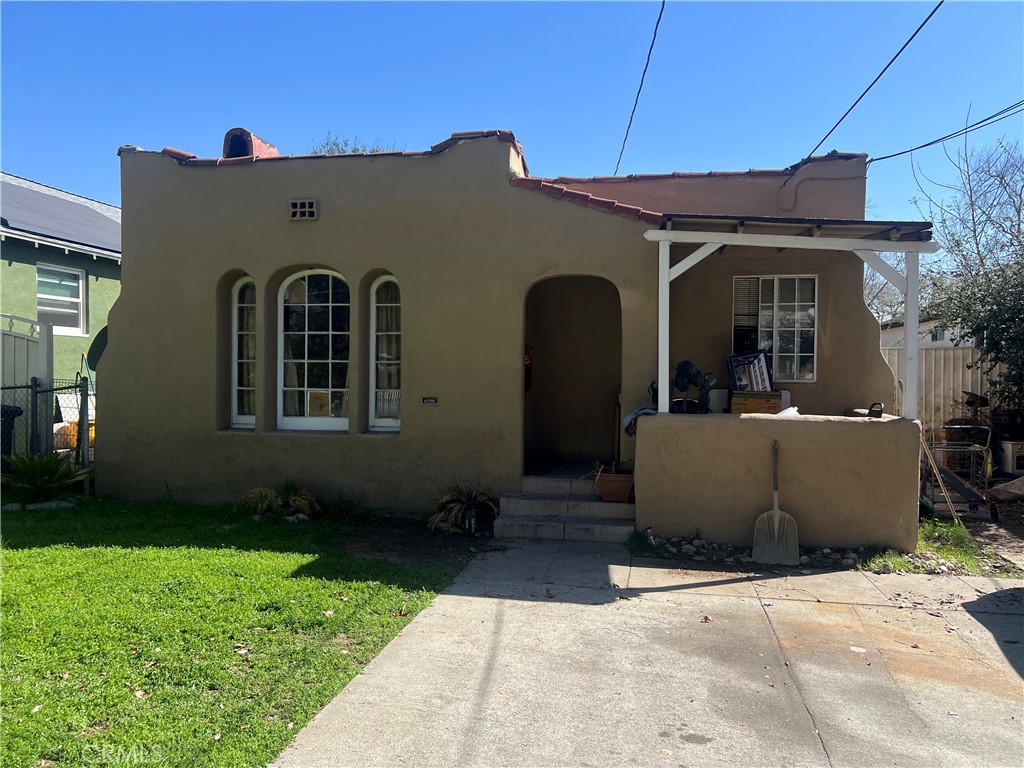 1732 Newport Ave Property Photo