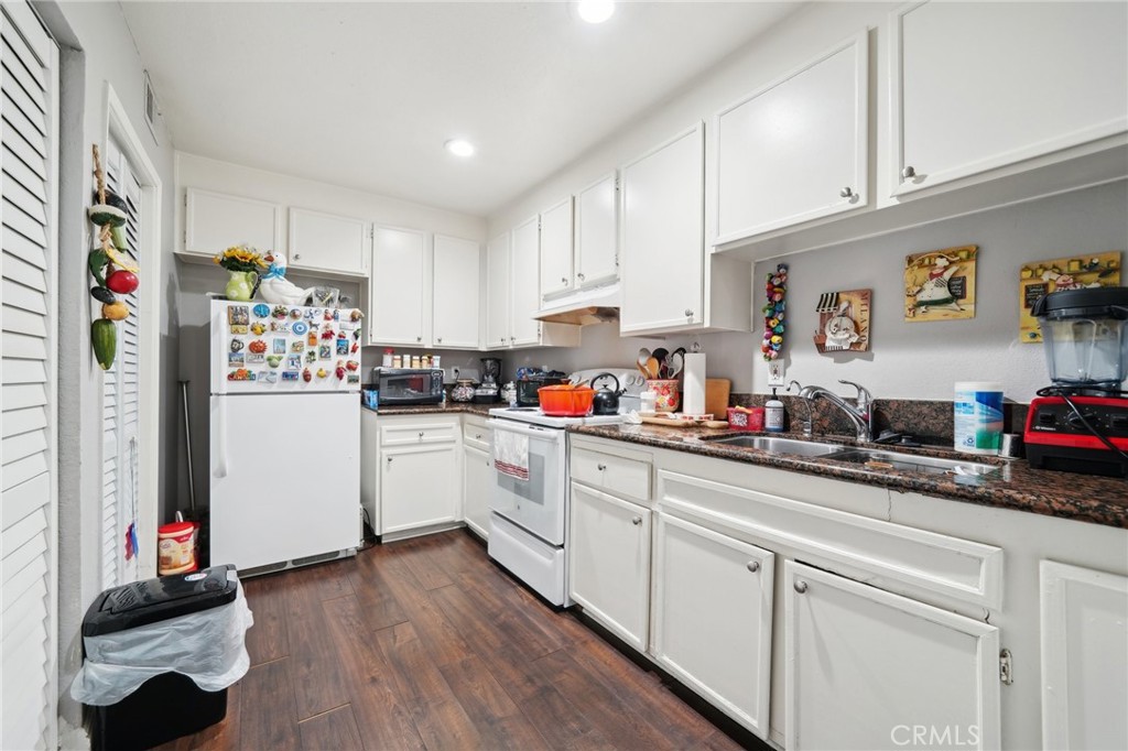 9030 Newport Avenue 23 Property Photo 10