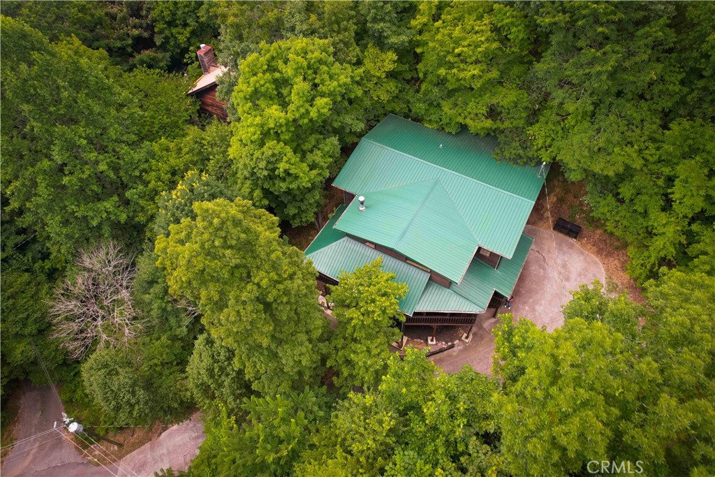 2022 Applewood Road Property Photo