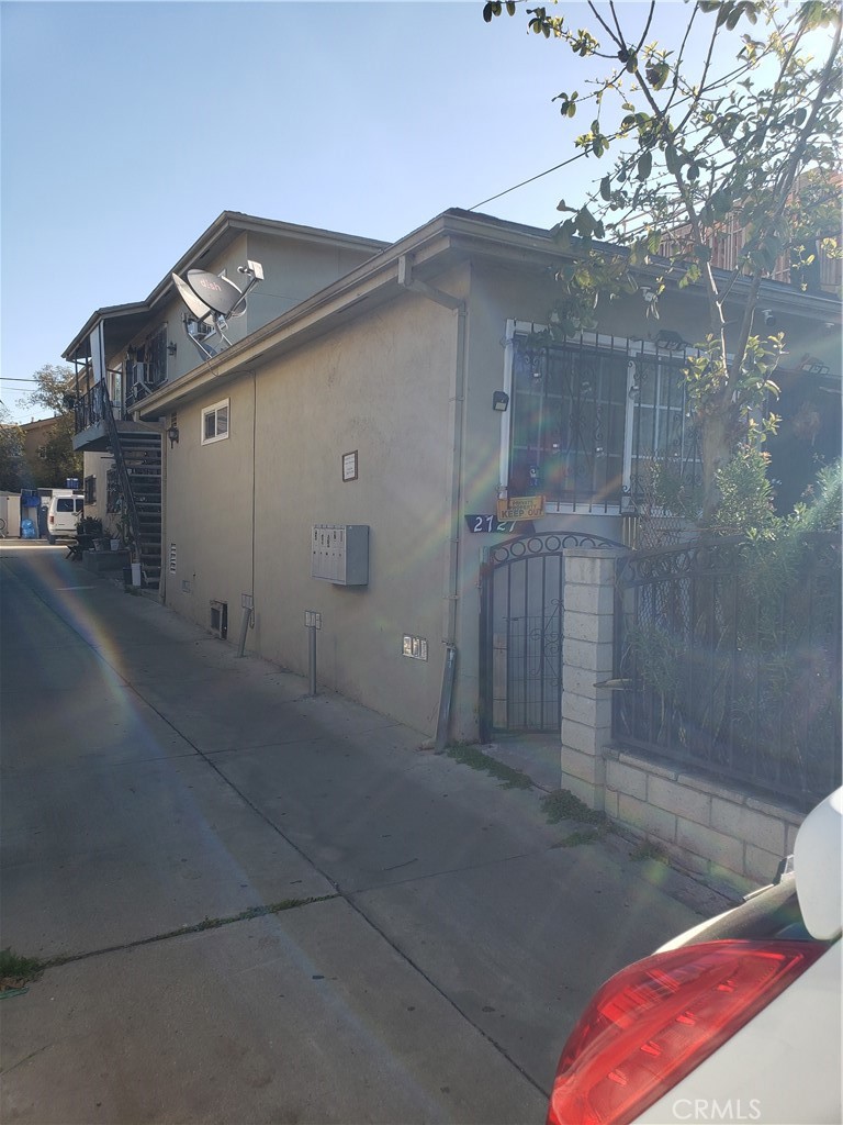 2727 E 6th Street Property Photo 2