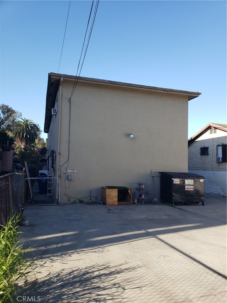 2727 E 6th Street Property Photo 7