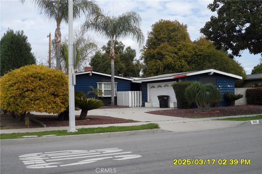 1027 W Durness Street Property Photo 1