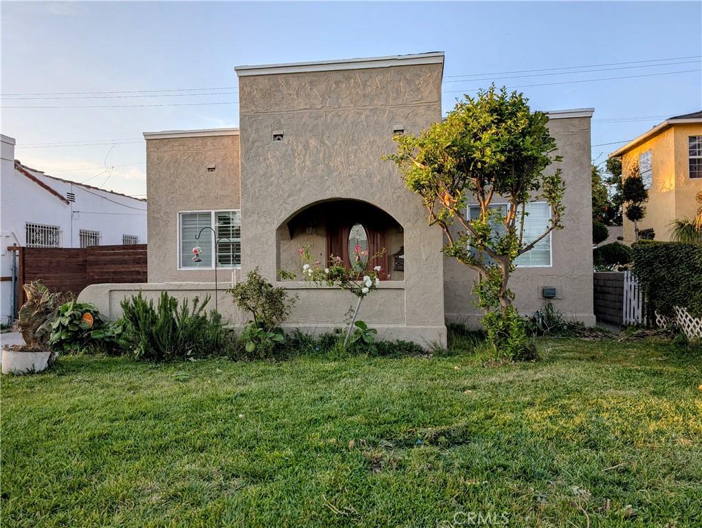 2711 Walnut Street Property Photo