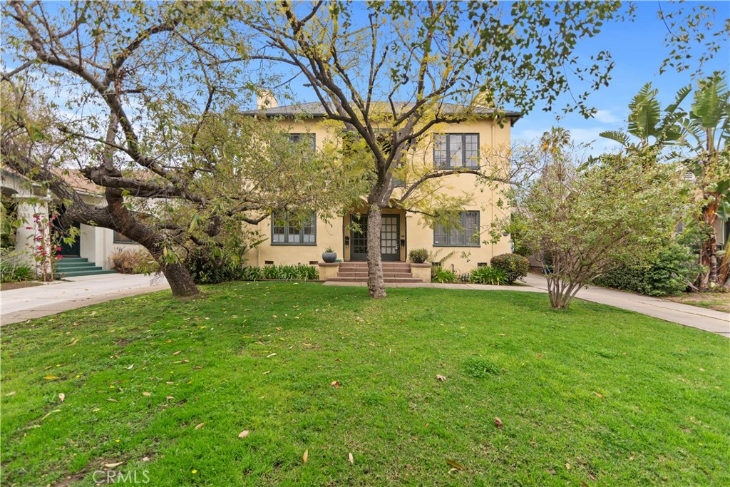 743 E Villa Street Property Photo