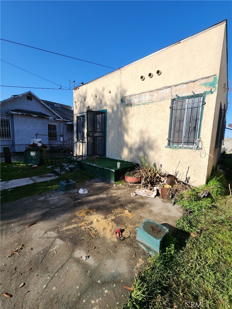 9613 Wilmington Avenue Property Photo