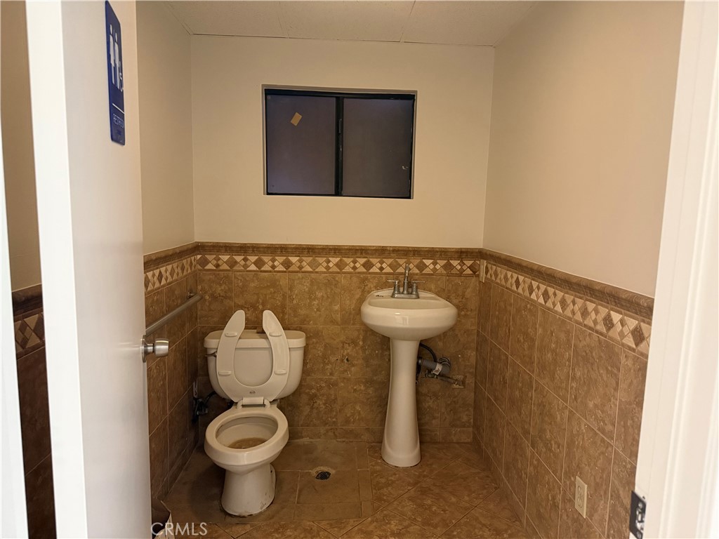 237 N Riverside Avenue Property Photo 18