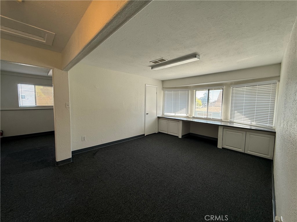 237 N Riverside Avenue Property Photo 35