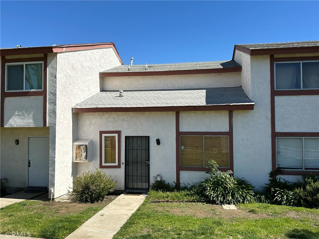 365 N Eucalyptus Avenue Property Photo