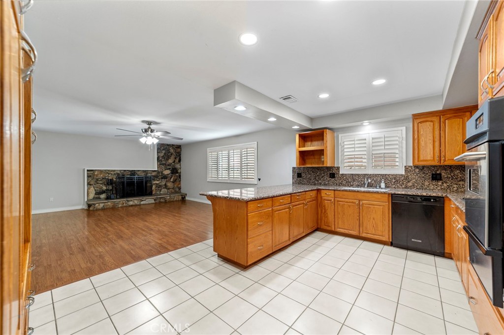 17435 Hawthorne Court Property Photo 8