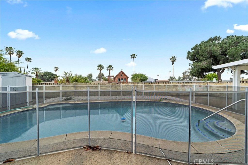 17435 Hawthorne Court Property Photo 24
