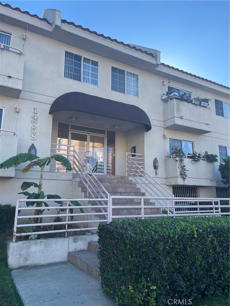 14758 Magnolia Boulevard 106 Property Photo