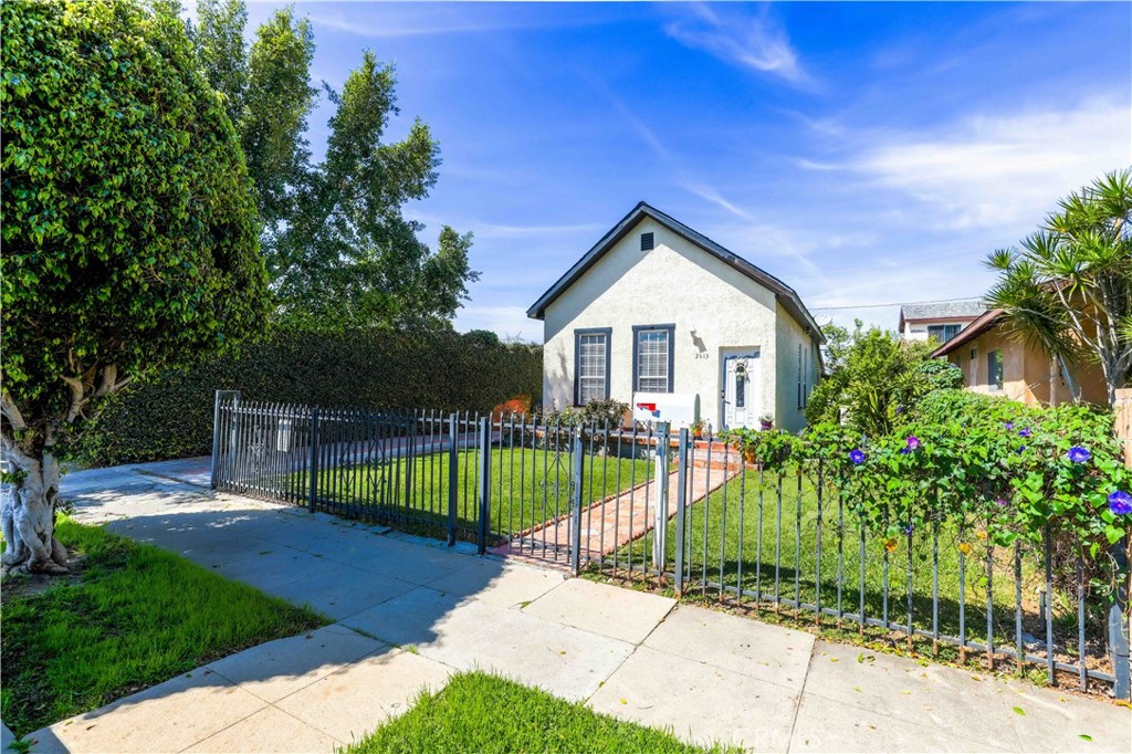 2613 Loosmore St Property Photo