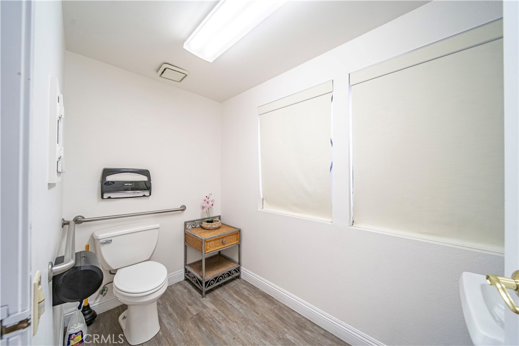 315 E Route 66 Property Photo 44