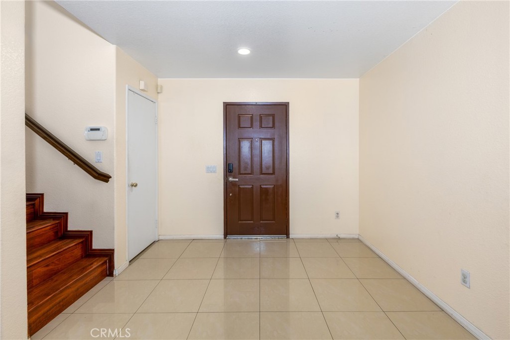 17058 La Vesu Road Property Photo 4