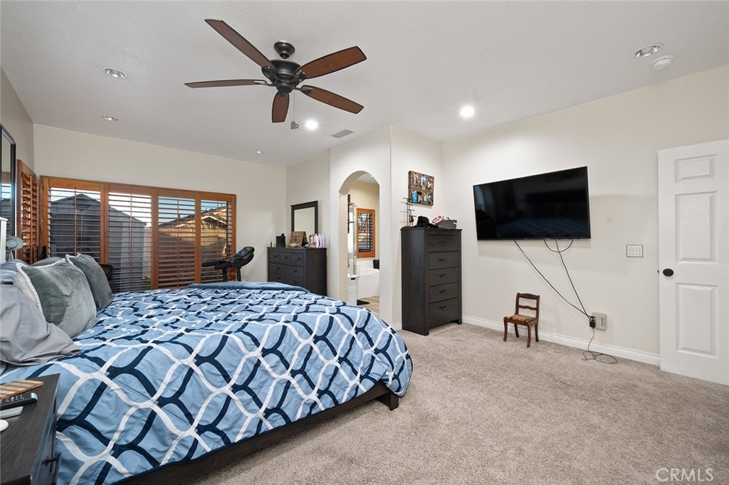 4055 N Redwood Avenue Property Photo 22