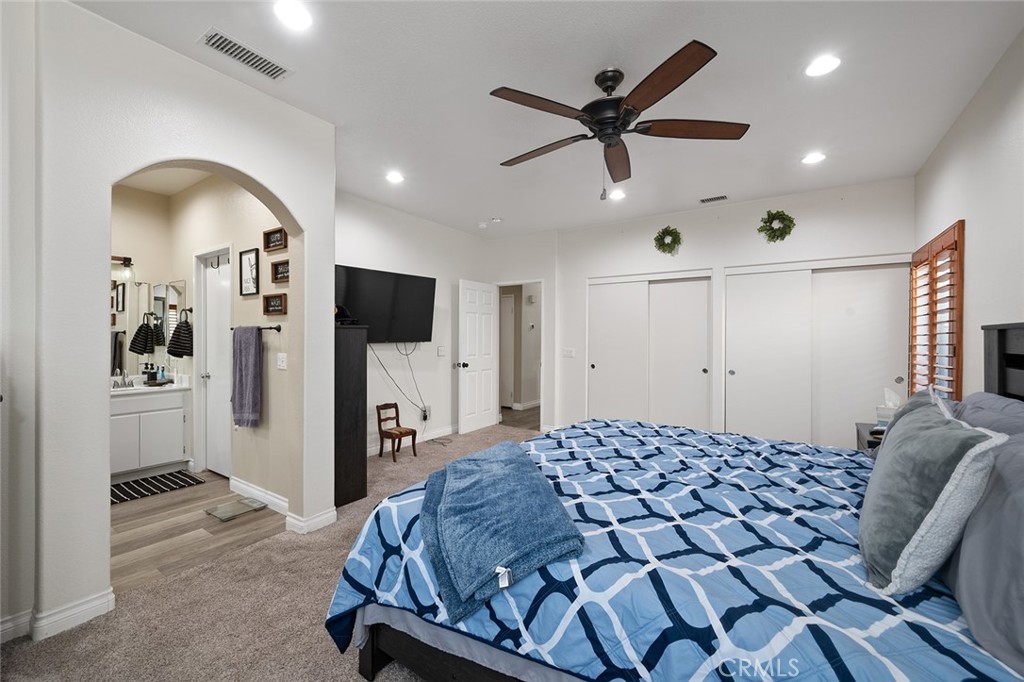 4055 N Redwood Avenue Property Photo 23