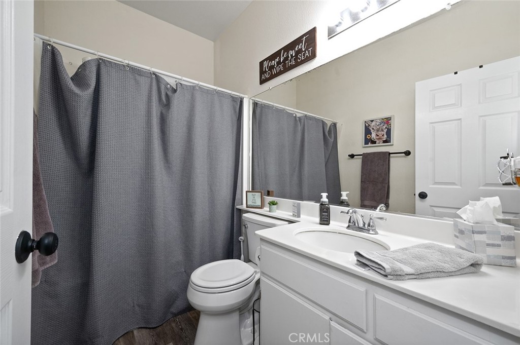4055 N Redwood Avenue Property Photo 32