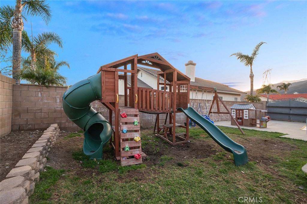 4055 N Redwood Avenue Property Photo 36