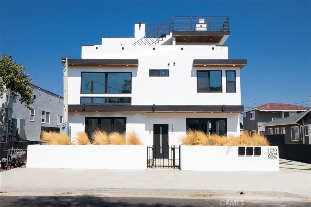 1230 N Mariposa Avenue Property Photo