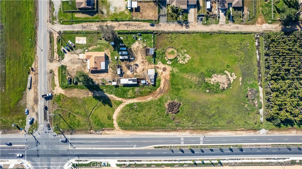 26041 Murrieta Road Property Photo 6