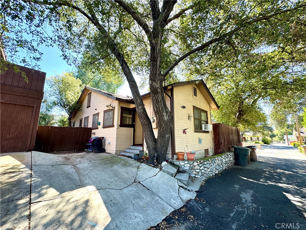 1113 Yale Avenue Property Photo