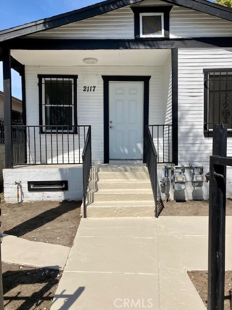 2117 E 112th Street Property Photo