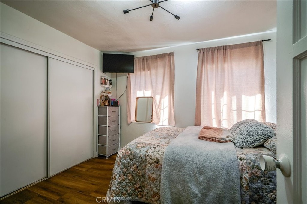 201 E Olive Street Property Photo 15