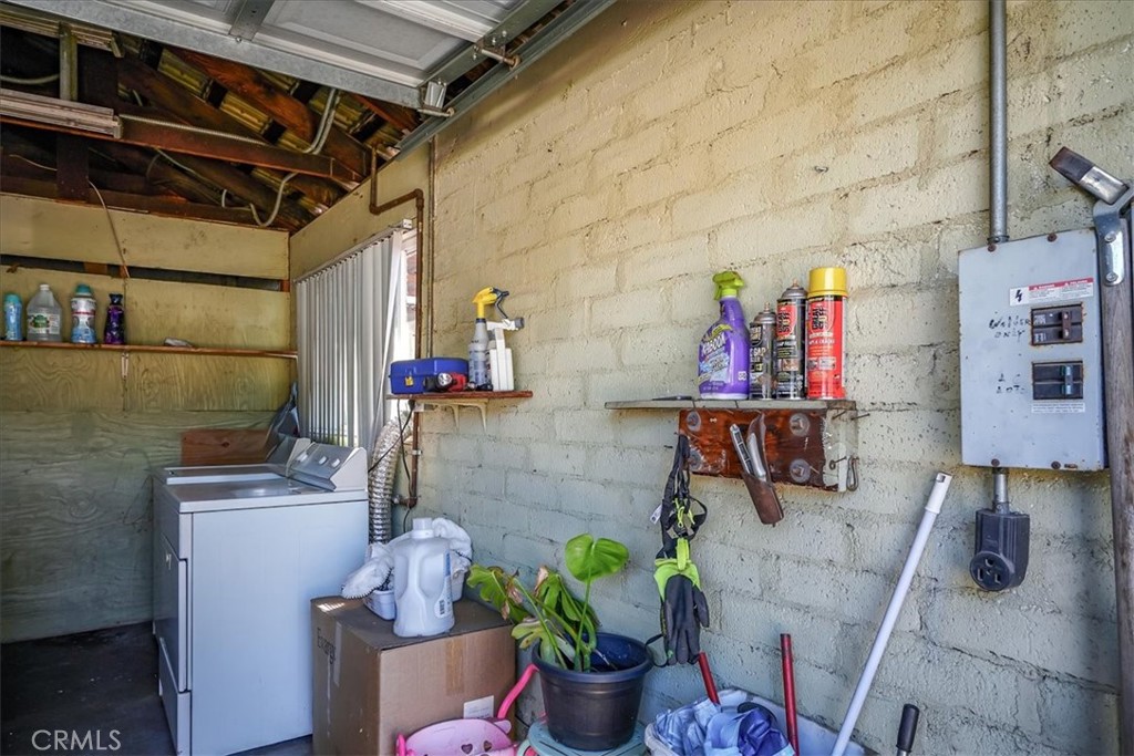 201 E Olive Street Property Photo 22