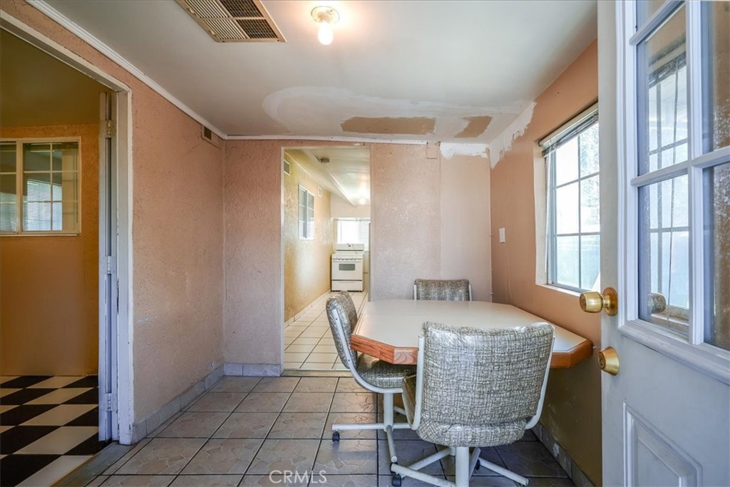 201 E Olive Street Property Photo 26