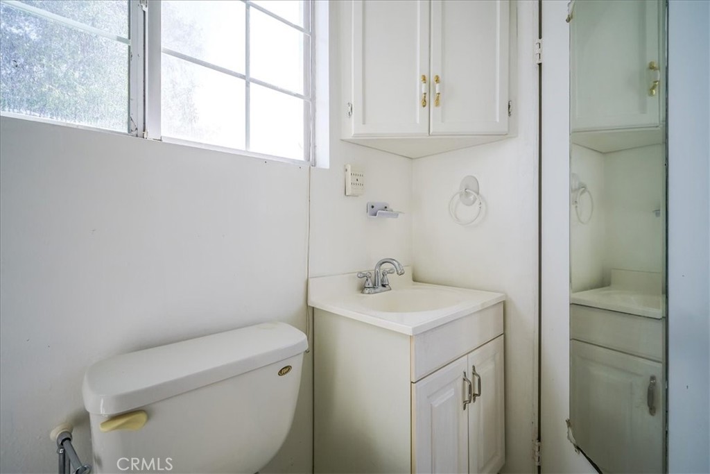 201 E Olive Street Property Photo 35