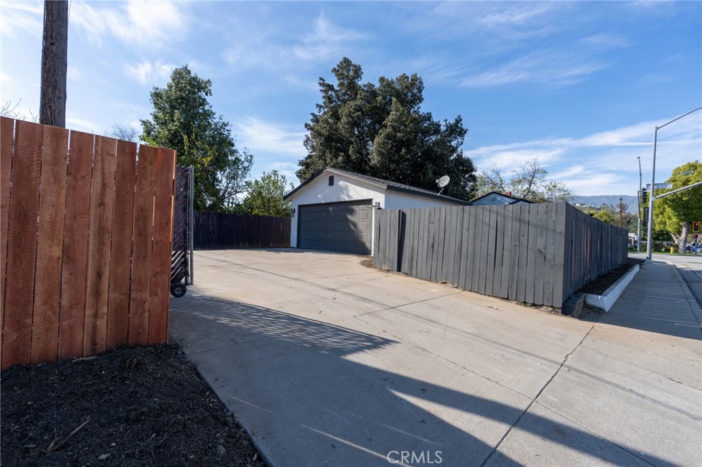 2998 N H Street Property Photo 28