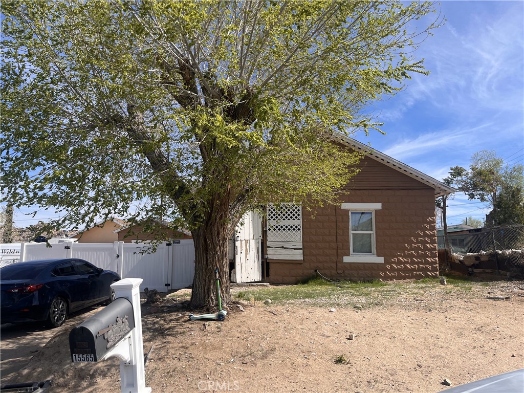 15565 4th Street Property Photo
