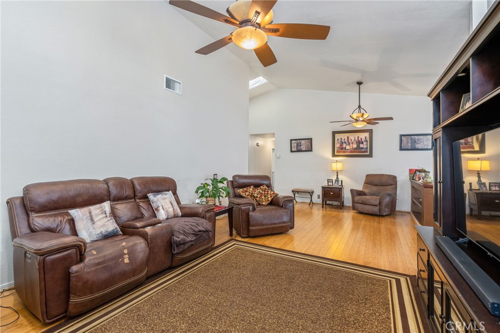 1250 Country Place Property Photo 6