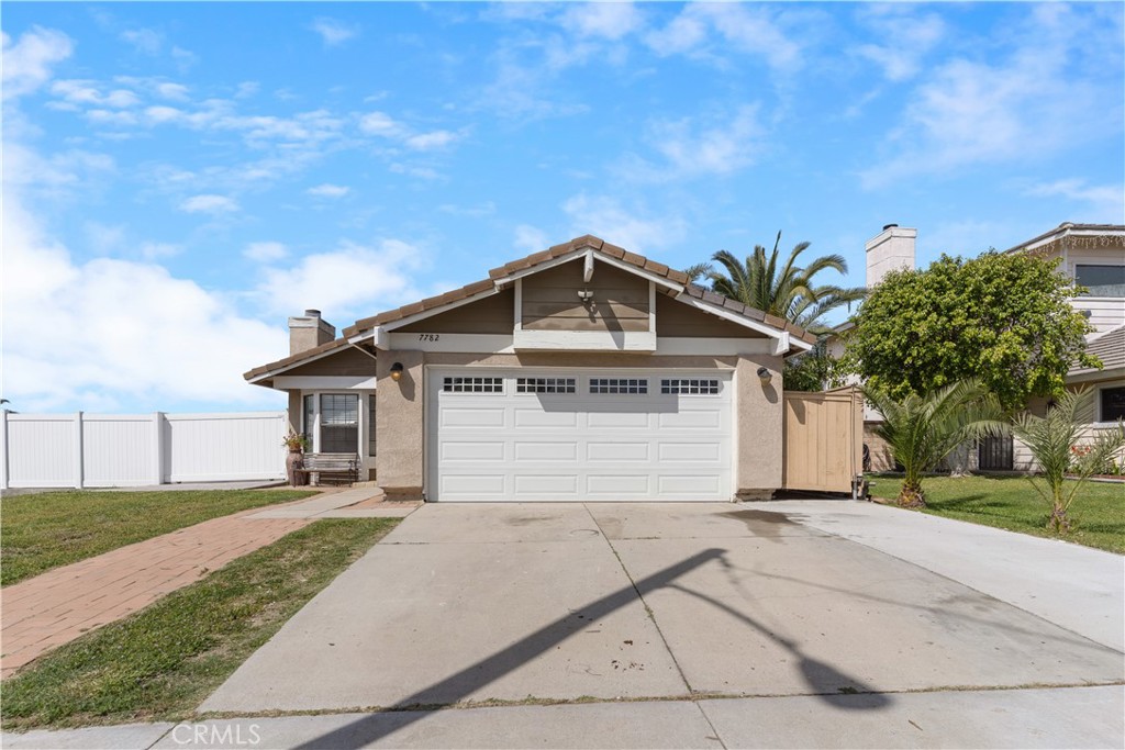 7782 Oleander Avenue Property Photo 2