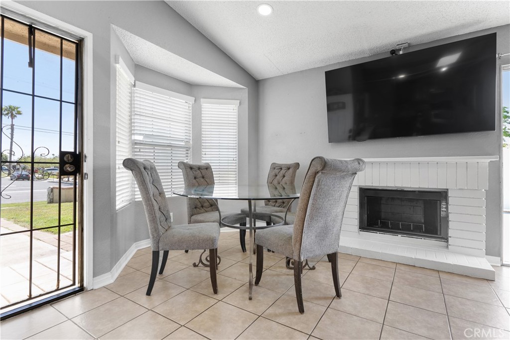 7782 Oleander Avenue Property Photo 10
