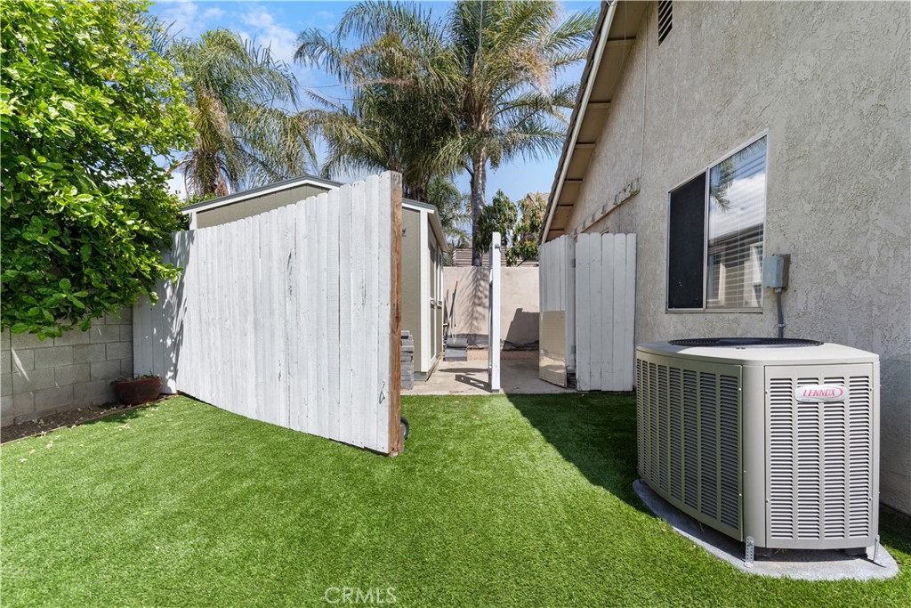 7782 Oleander Avenue Property Photo 27