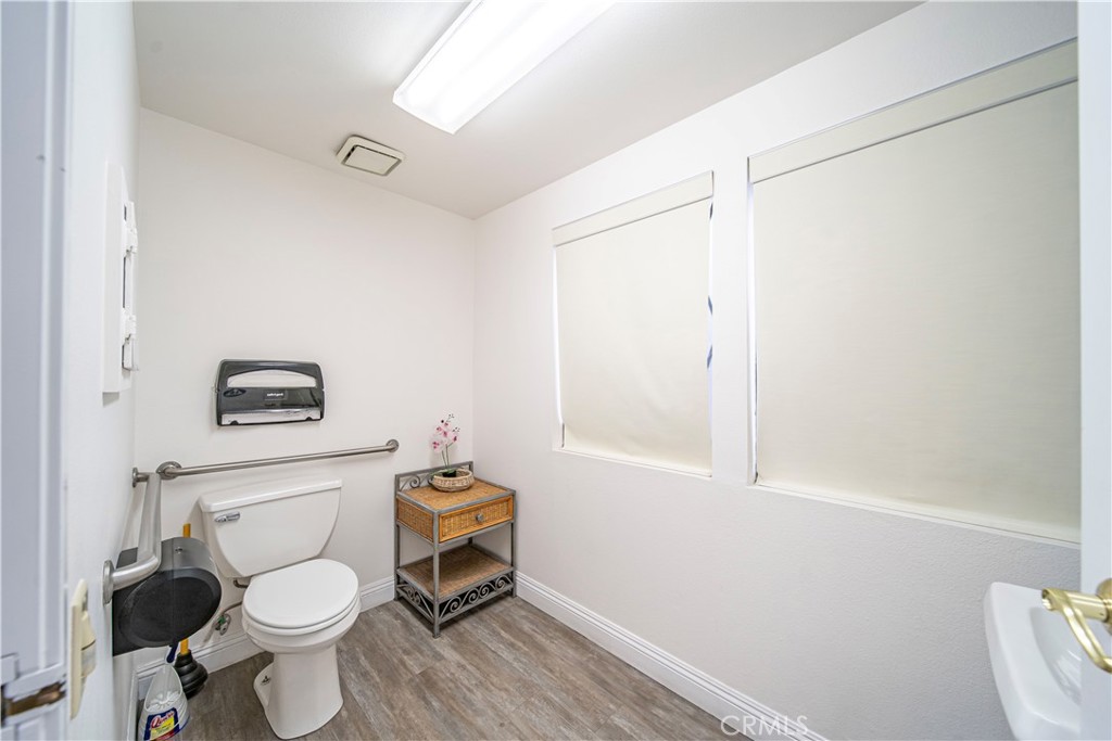 315 E Route 66 101 Property Photo 47