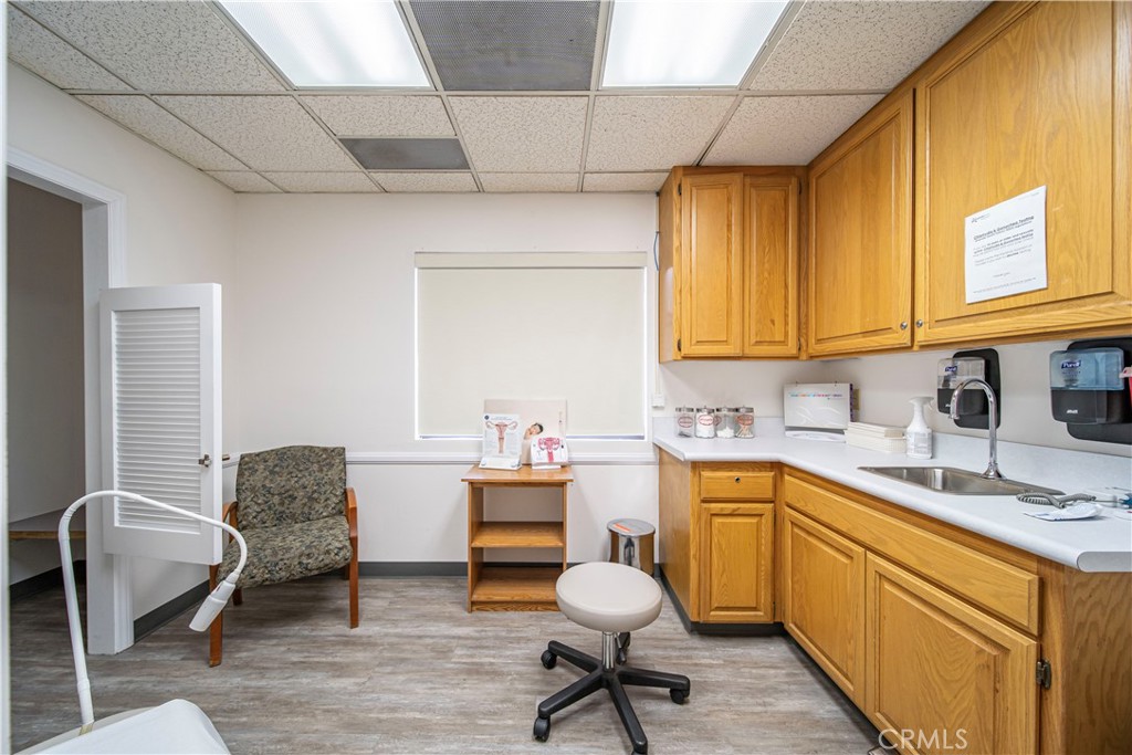 315 E Route 66 102 Property Photo 28