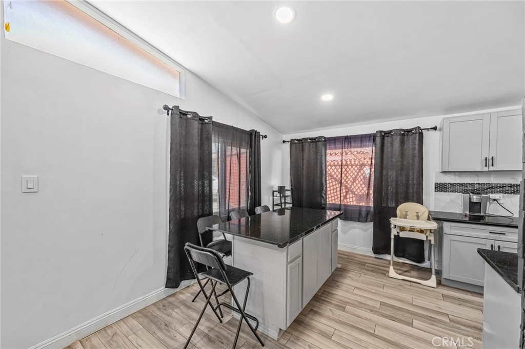 9417 Mango Avenue Property Photo 8