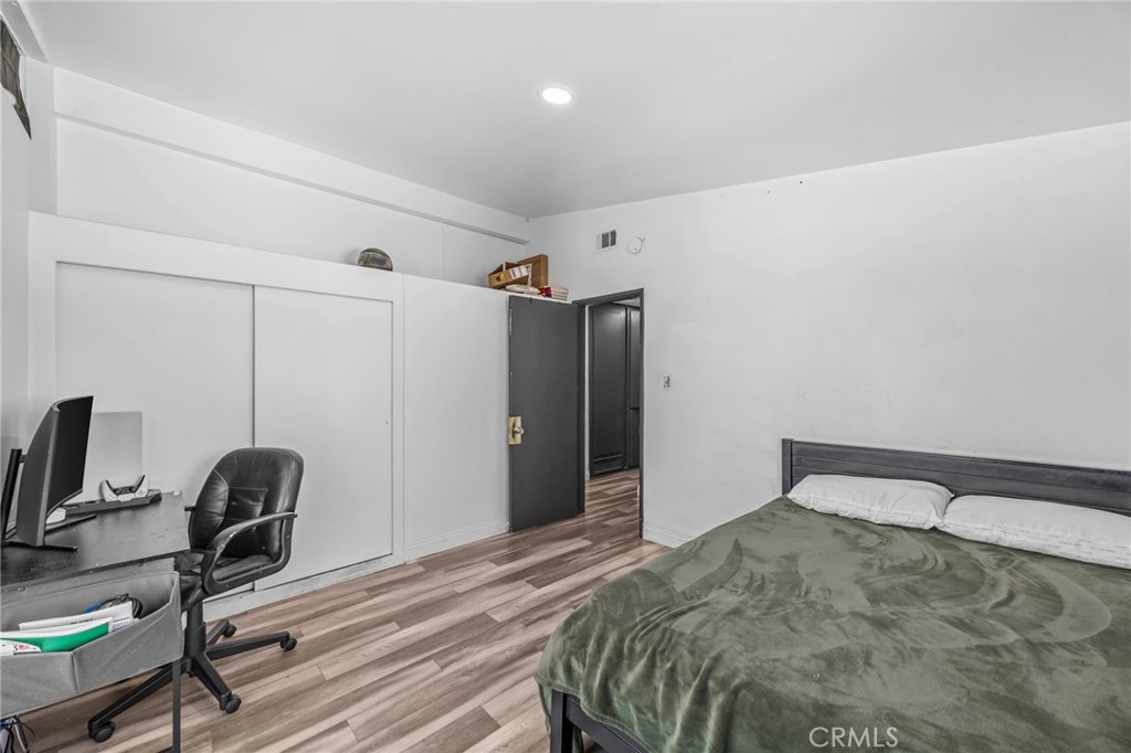 9417 Mango Avenue Property Photo 16