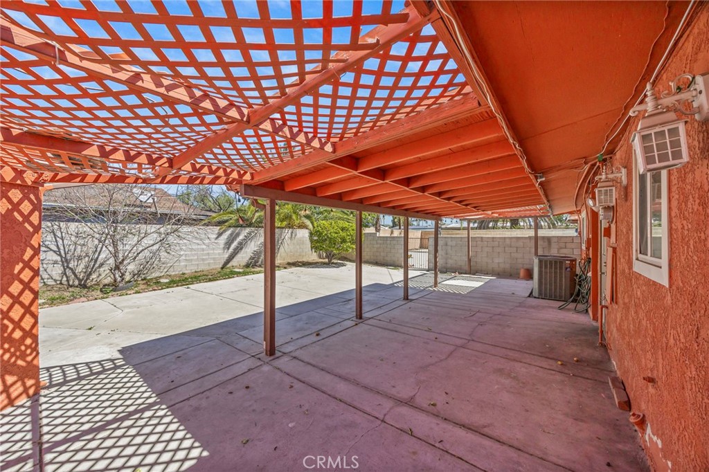 9417 Mango Avenue Property Photo 34