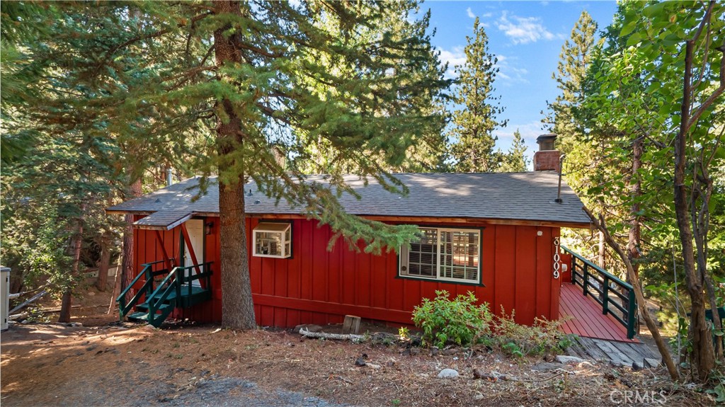 31009 Summit Drive Property Photo 1