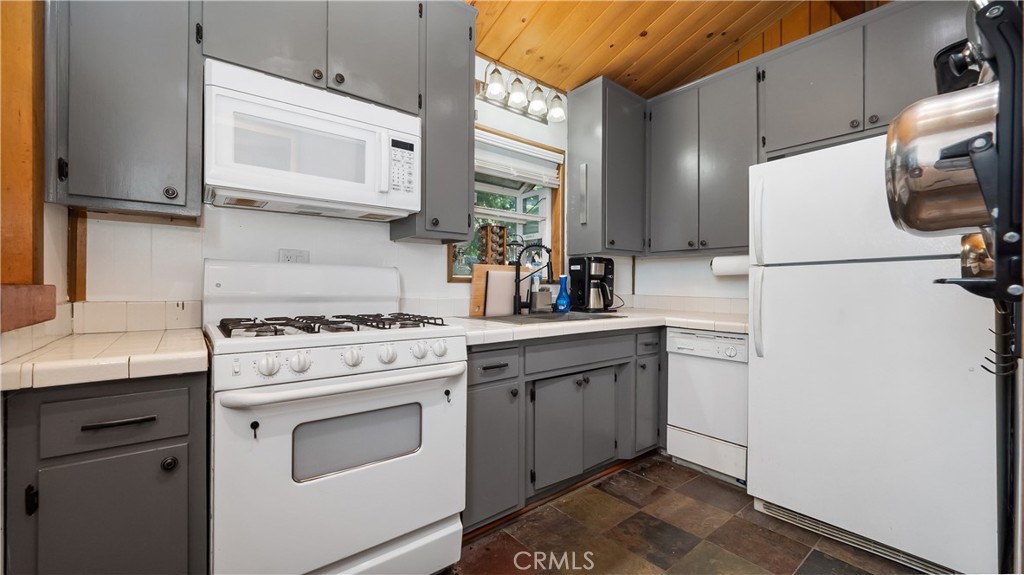 31009 Summit Drive Property Photo 12