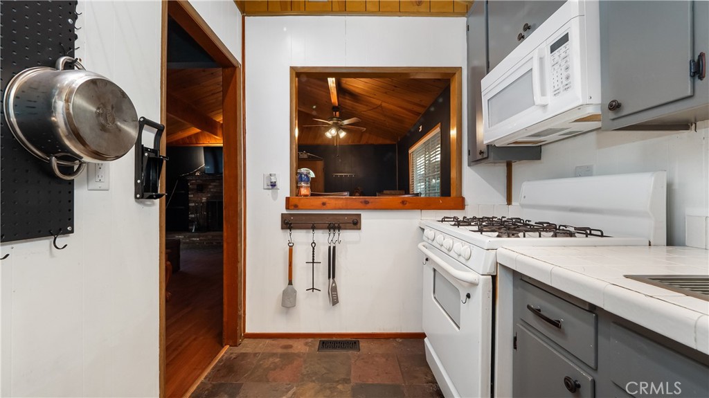 31009 Summit Drive Property Photo 13