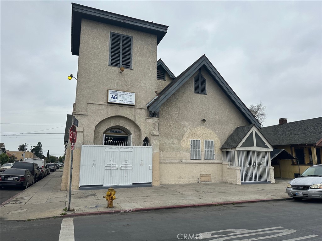 856 E 23rd Street Property Photo 2