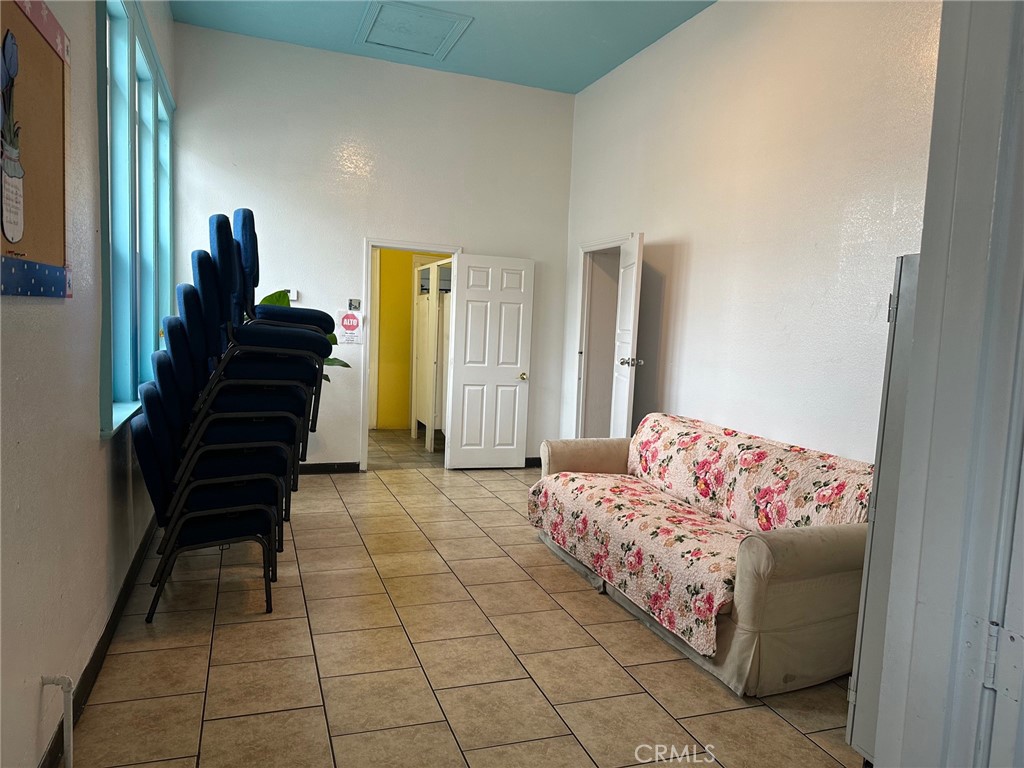 856 E 23rd Street Property Photo 12